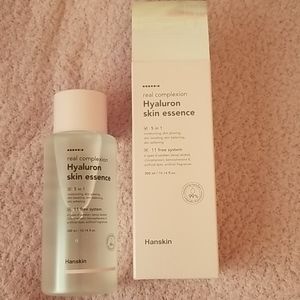 Hyaluronic Skim Essence